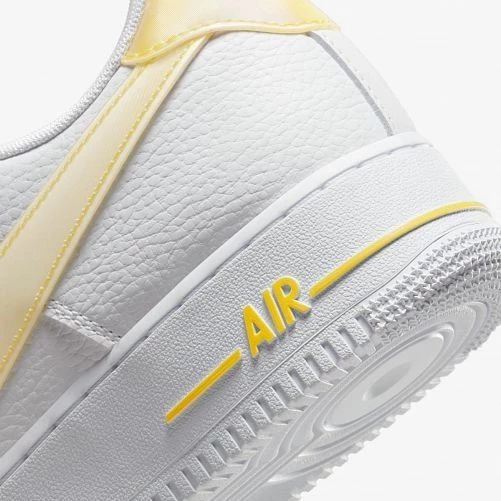 Кроссовки Nike AIR FORCE 1 07 белые DV3505-101
