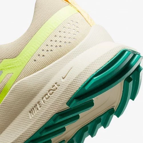 Кросівки бігові Nike REACT PEGASUS TRAIL 4 бежеві DJ6158-700