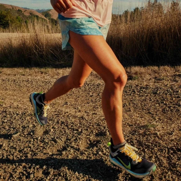 Кросівки для трейлраннінгу жіночі Nike WMNS REACT WILDHORSE 8 темно-сині DR2689-400