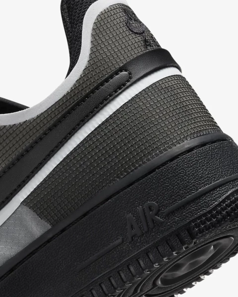Кросівки Nike AIR FORCE 1 REACT чорні DM0573-002