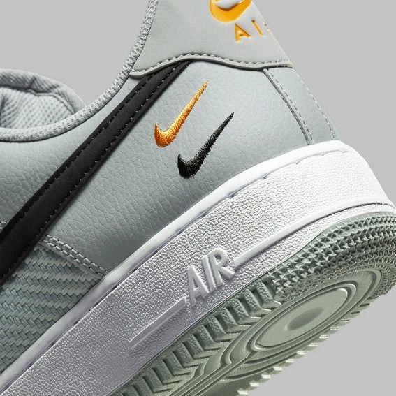 Кроссовки Nike AIR FORCE 1 07 серые FD0666-002