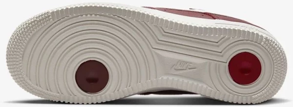 Кросівки жіночі Nike W AIR FORCE 1 07 PRM червоні DZ5616-600