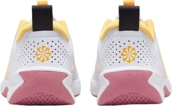Кроссовки детские Nike OMNI MULTI-COURT (GS) белые DM9027-102