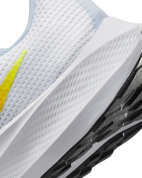 Ккросівки бігові жіночі Nike AIR ZOOM PEGASUS 40 біло-блакитні DV3854-102