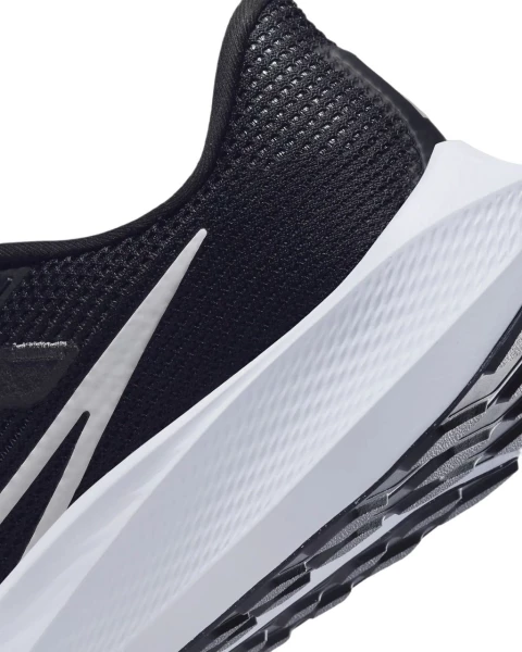 Кросівки бігові Nike AIR ZOOM PEGASUS 40 чорні DV3853-001