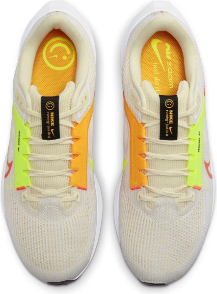 Кросівки бігові Nike AIR ZOOM PEGASUS 40 бежеві DV3853-101