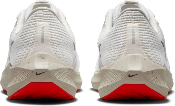 Кроссовки беговые Nike AIR ZOOM PEGASUS 40 белые DV3853-100