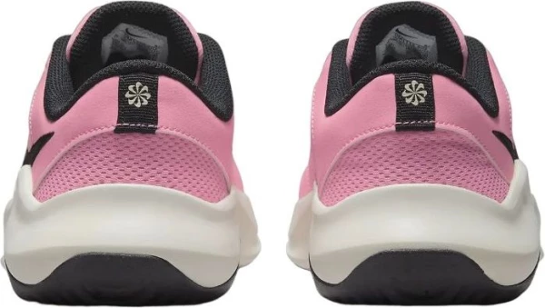 Кроссовки женские Nike LEGEND ESSENTIAL 3 NN розовые DM1119-602