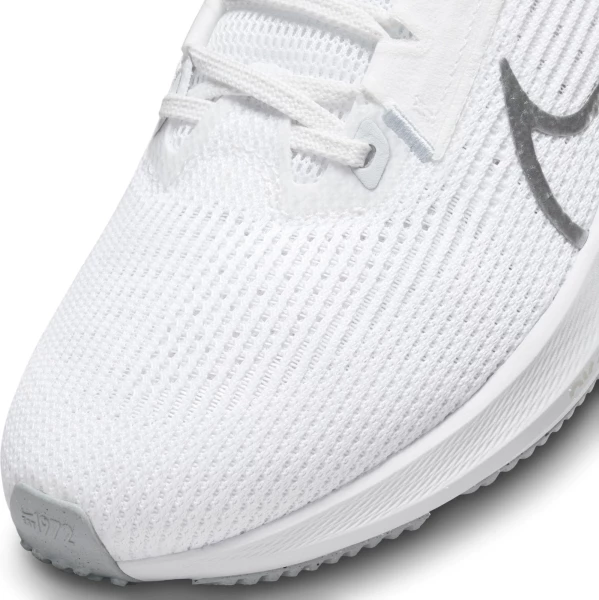Кроссовки беговые  женские Nike AIR ZOOM PEGASUS 40 белые DV3854-101