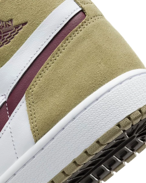Кроссовки Nike AIR JORDAN 1 ZOOM AIR CMFT оливково-белые CT0978-203