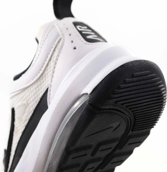Кроссовки женские Nike WMNS AIR MAX AP черно-белые CU4870-100