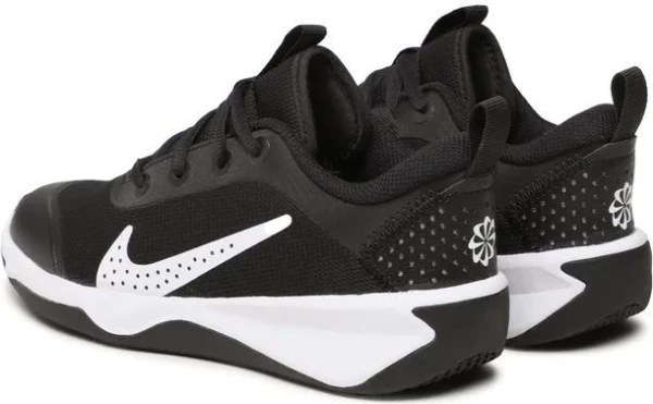 Кроссовки детские Nike OMNI MULTI-COURT (GS) черно-белые DM9027-002