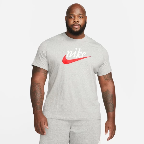 Футболка Nike M NSW TEE FUTURA 2 сіра DZ3279-063