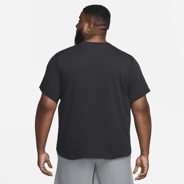 Футболка Nike NK DF PRIMARY STMT SS чорна DV9831-010