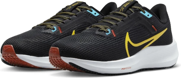 Кроссовки беговые женские Nike AIR ZOOM PEGASUS 40 черно-желтые DV3854-002
