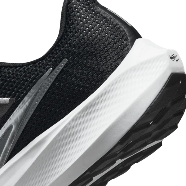 Кросівки бігові Nike AIR ZOOM PEGASUS 40 PRM чорні FB7179-001