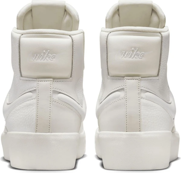 Кроссовки женские Nike W BLAZER MID VICTORY бело-кремовые DR2948-100