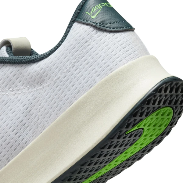 Кроссовки теннисные Nike VAPOR LITE 2 HC белые DV2018-101