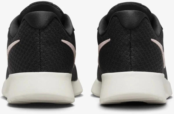 Кроссовки женские Nike TANJUN FLYEASE черно-розовые DV7786-002