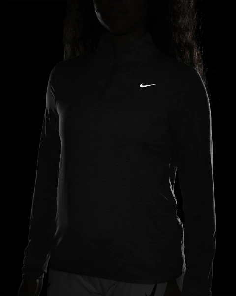 Реглан для бігу жіночий Nike SWIFT TOP сірий FB4316-084