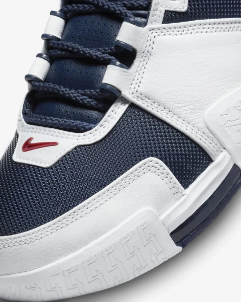 Кросівки баскетбольні Nike ZOOM LEBRON II біло-темно-сині DR0826-100