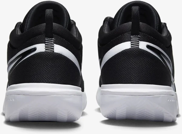 Кросівки тенісні Nike M ZOOM COURT PRO CLY чорно-білі DV3277-001