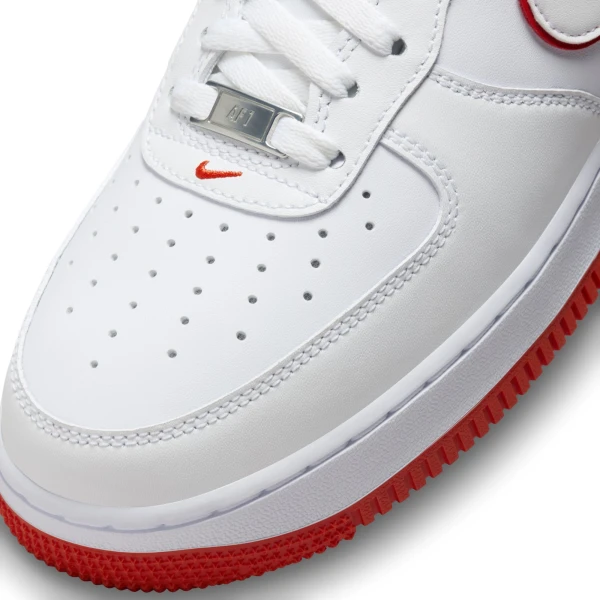 Кроссовки Nike AIR FORCE 1 07 бело-красные DV0788-102