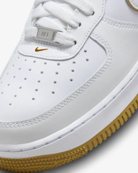 Кроссовки Nike AIR FORCE 1 07 белые DV0788-104