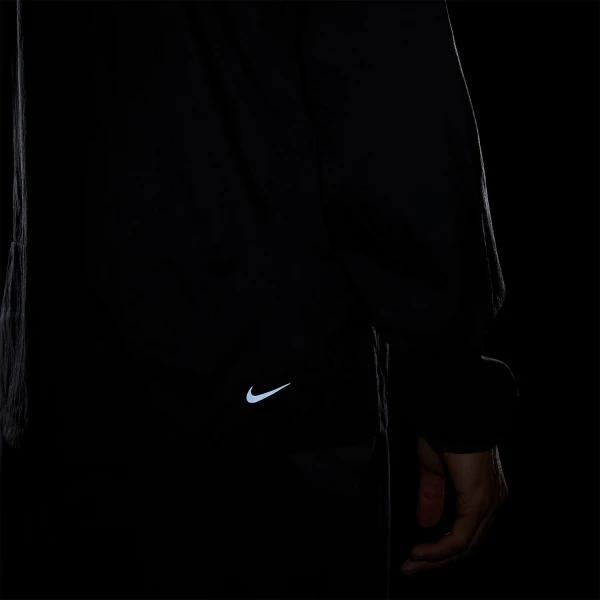 Ветровка Nike M NK AIREEZ JACKET черная DX6883-010
