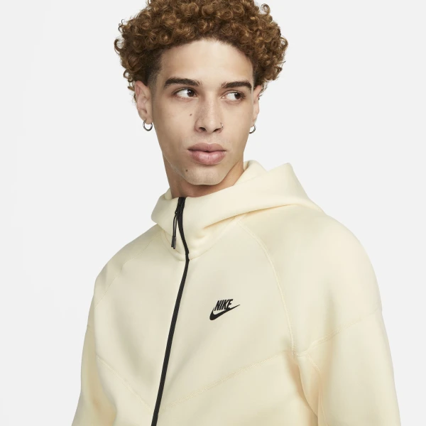 Толстовка Nike M NK TCH FLC FZ WR HOODIE молочная FB7921-113