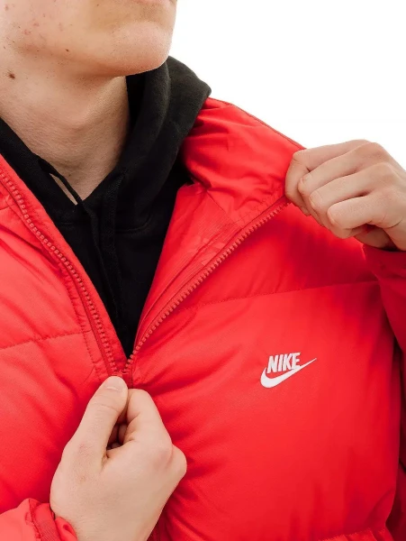 Куртка Nike CLUB PUFFER червона FB7368-657