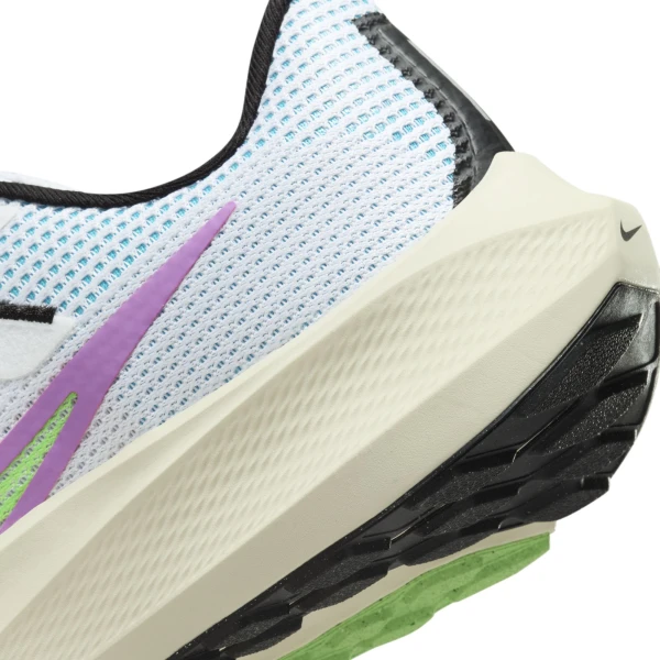 Кроссовки беговые Nike AIR ZOOM PEGASUS 40 SE белые FJ1051-100