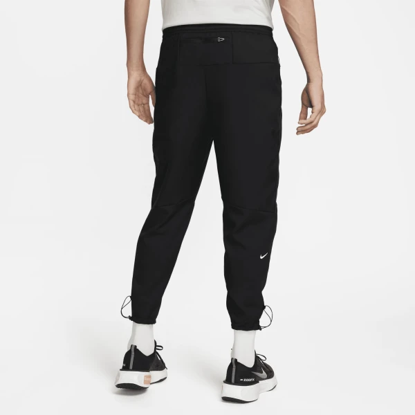 Спортивные штаны Nike TRACK CLUB PANT черные FB5503-010