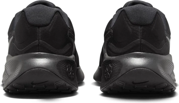 Кроссовки беговые Nike REVOLUTION 7 черные FB2207-005