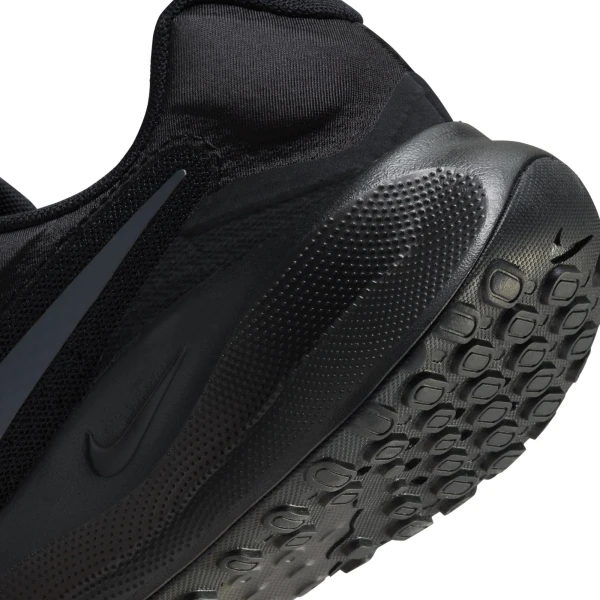 Кроссовки беговые Nike REVOLUTION 7 черные FB2207-005