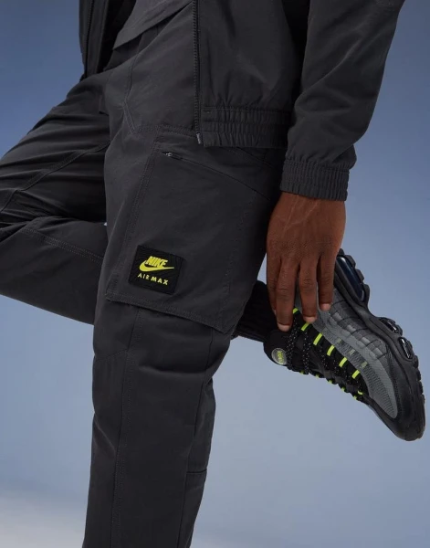 Спортивные штаны Nike M NSW AIR MAX WVN CARGO PANT темно-серые FV5594-060