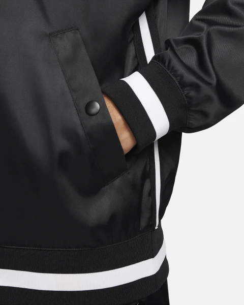 Куртка Nike M NK DNA WVN JKT RPL SSNL черная FN2724-010