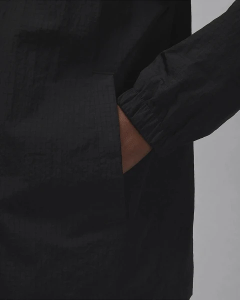 Куртка Nike M J ESS COACHES JKT черная FN4541-010
