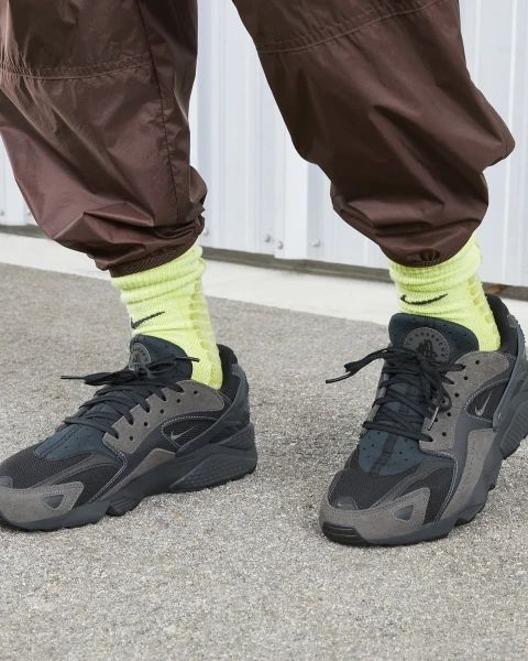 Кросівки Nike AIR HUARACHE RUNNER чорно-коричневі DZ3306-002