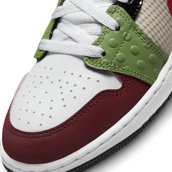 Кросівки дитячі Nike AIR JORDAN 1 MID SE (GS) кольорові DR6957-100