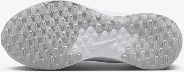 Кросівки бігові Nike REVOLUTION 7 білі FB2207-100
