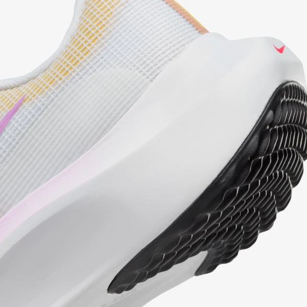 Кросівки бігові жіночі Nike WMNS ZOOM FLY 5 біло-оранжево-рожеві DM8974-100
