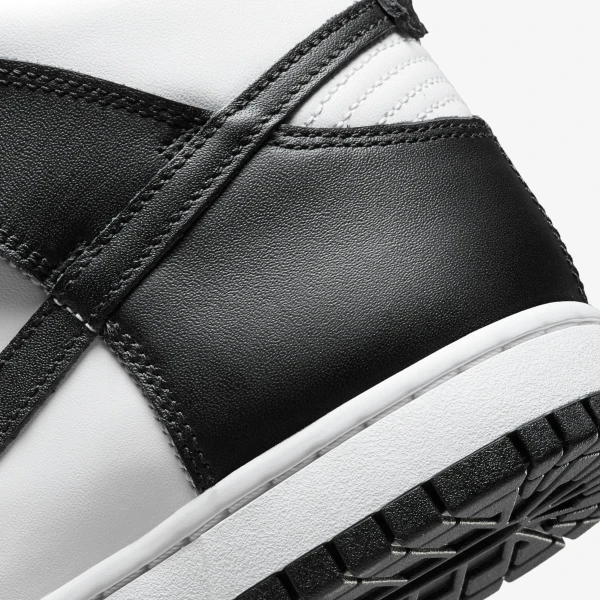 Кросівки Nike DUNK HIGH RETRO чорно-білі DD1399-105