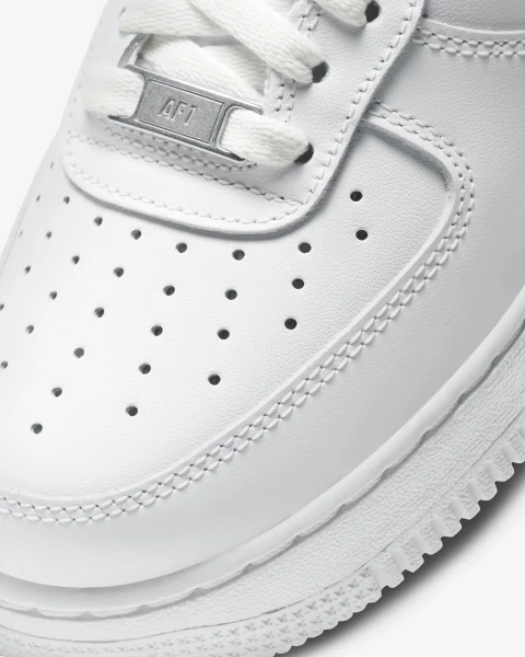 Кросівки жіночі Nike AIR FORCE 1 07 білі DD8959-100