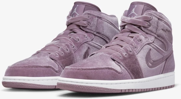 Кроссовки женские Nike JORDAN AIR 1 MID SE фиолетовые DQ8397-500