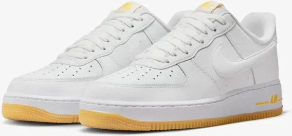 Кроссовки Nike AIR FORCE 1 белые DZ4512-100