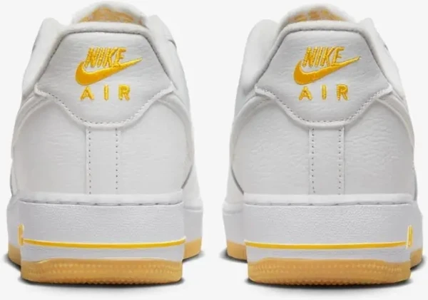 Кроссовки Nike AIR FORCE 1 белые DZ4512-100