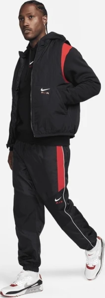 Жилетка Nike AIR INSULATED WOVEN VEST черная FZ4697-010