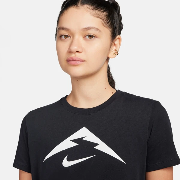 Футболка для бігу жіноча Nike W NK DF TRAIL TEE чорна FQ4987-010