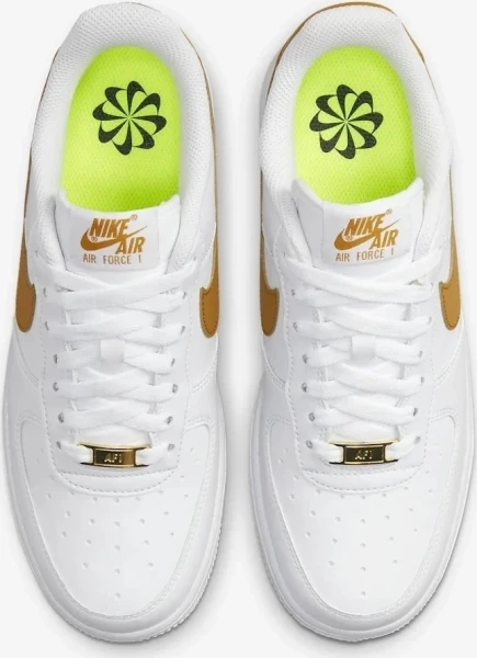 Кроссовки женские Nike AIR FORCE 1 '07 NEXT NATURE бело-золотые DN1430-104